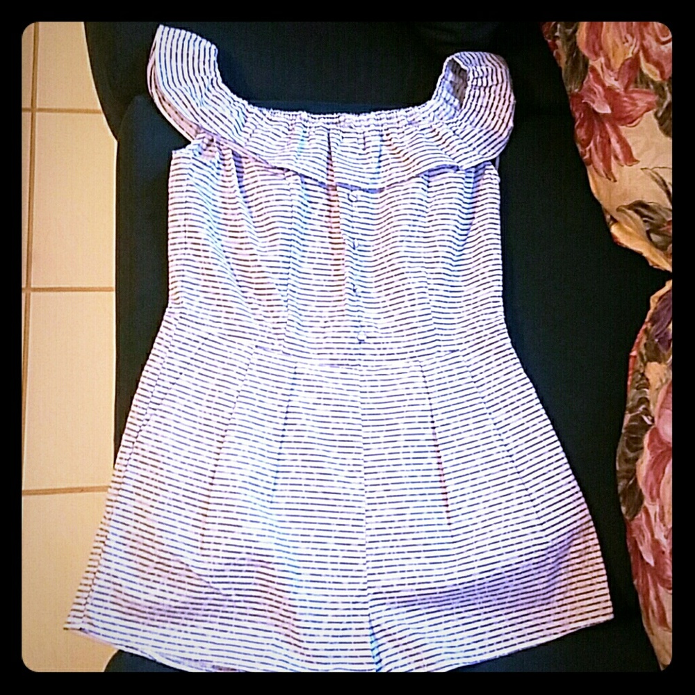 Romeo & Juliet Couture Blue White Striped Romper Size Medium