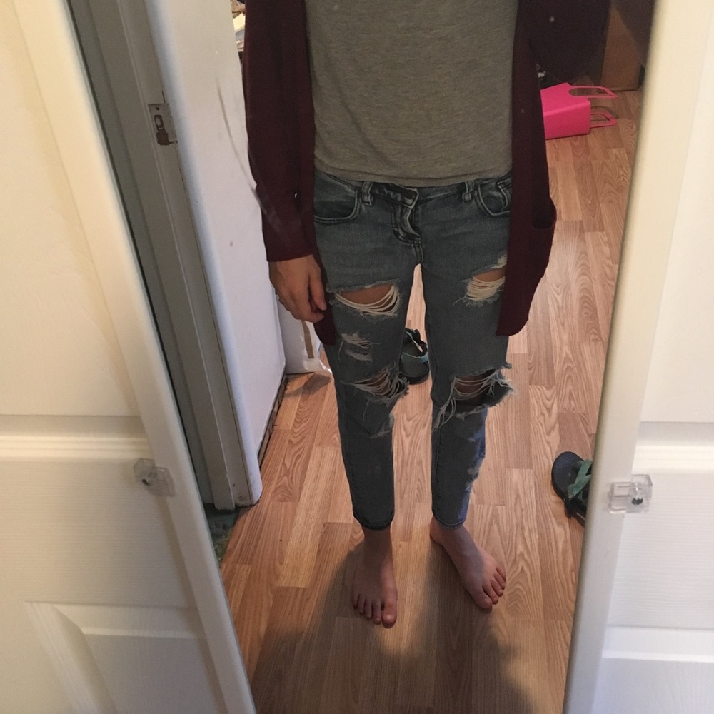 Skinny distressed cropped jeans