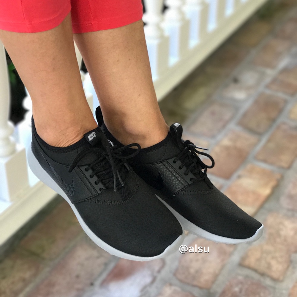 NWT Nike Juvetate Premium WMNS. - Picture 6 of 8