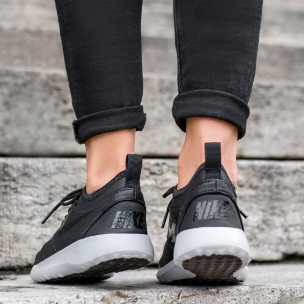 NWT Nike Juvetate Premium WMNS. - Picture 3 of 8