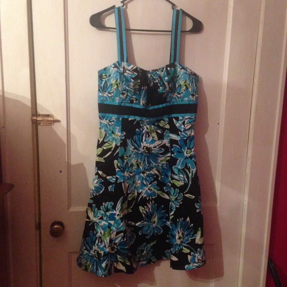 5 for $25 Fit and Flare Dress Floral print Size 12