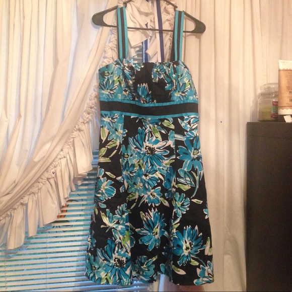 5 for $25 Fit and Flare Dress Floral print Size 12 - Picture 4 of 7
