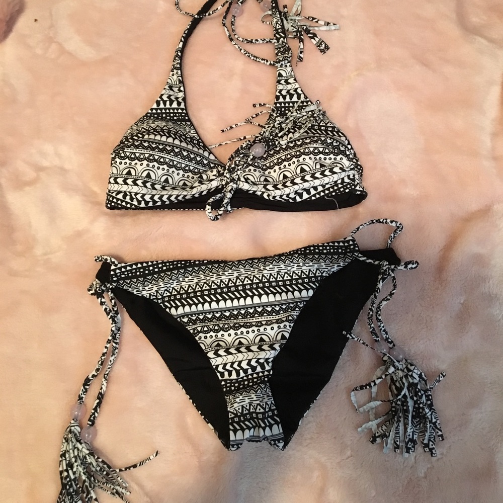NWOT Victoria's Secret bikini