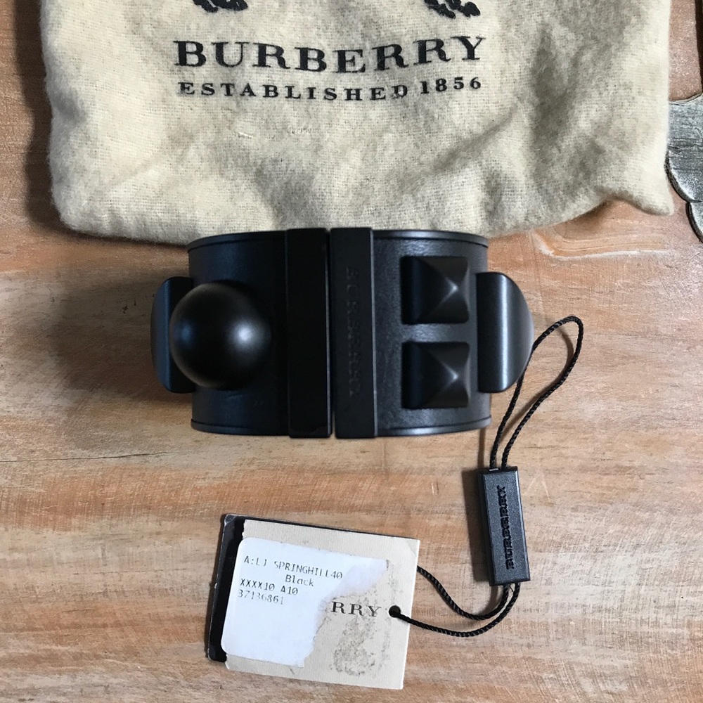 AUTHENTIC BURBERRY CUFF - Picture 4 of 6