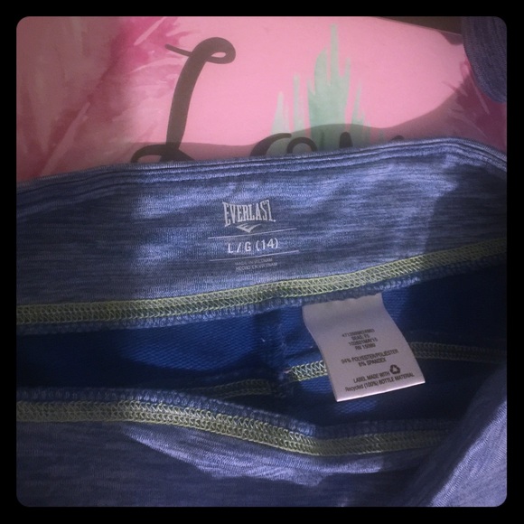 ⭐️Jacket with capris⭐️ - Picture 4 of 5