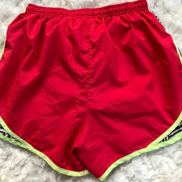 Nike Shorts - Picture 4 of 7