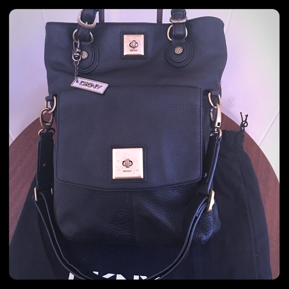 GORGEOUS DKNY BAG WITH CROSSBODY