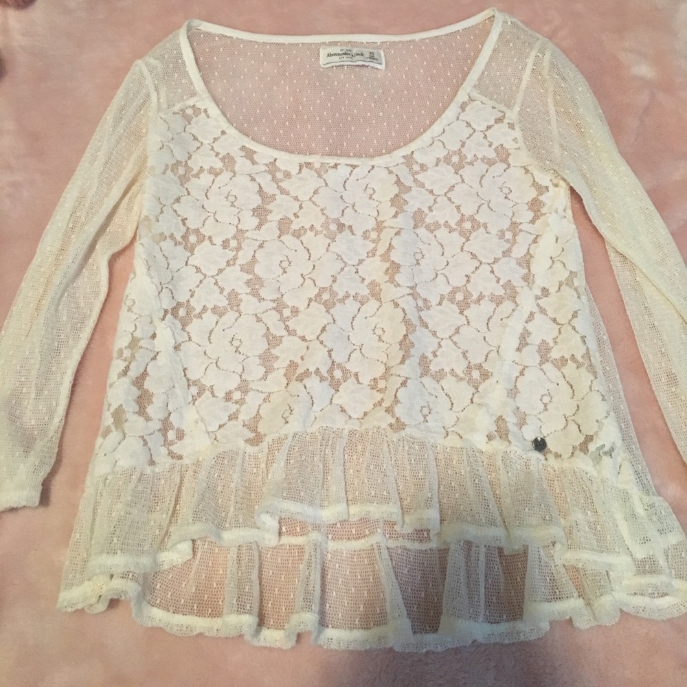 Abercrombie & Fitch lace peplum top