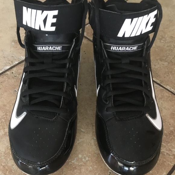 Nike Metal Cleats - Picture 1 of 3