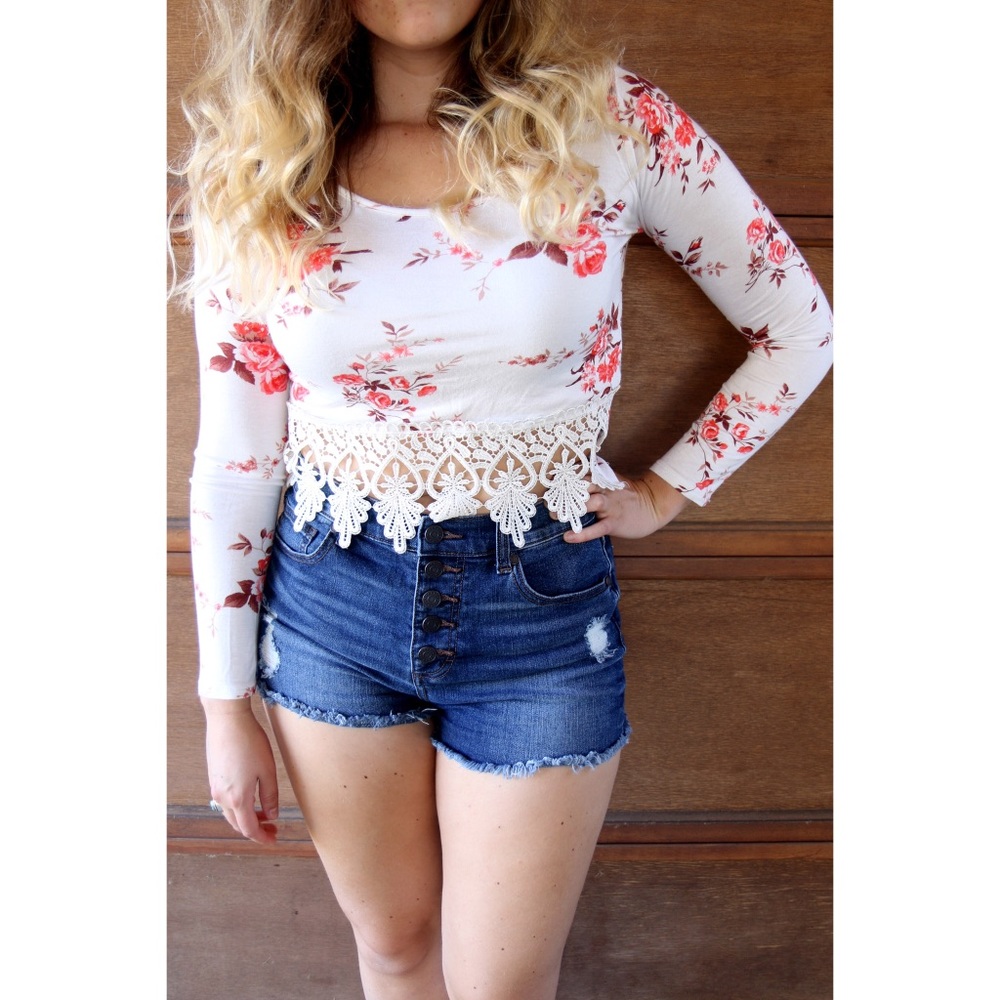 Floral crop top with lace