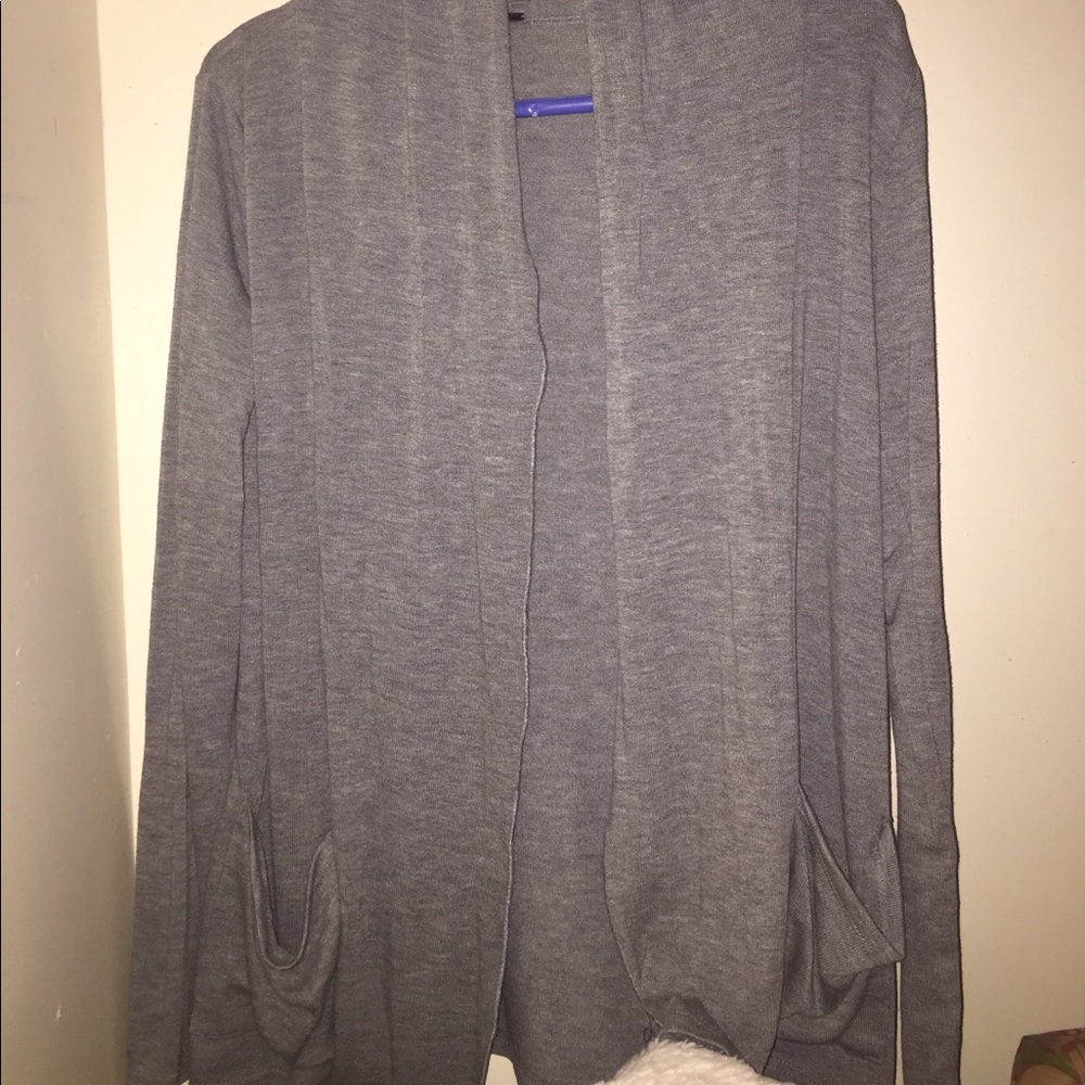 Cute Stretchy Gray Cardigan