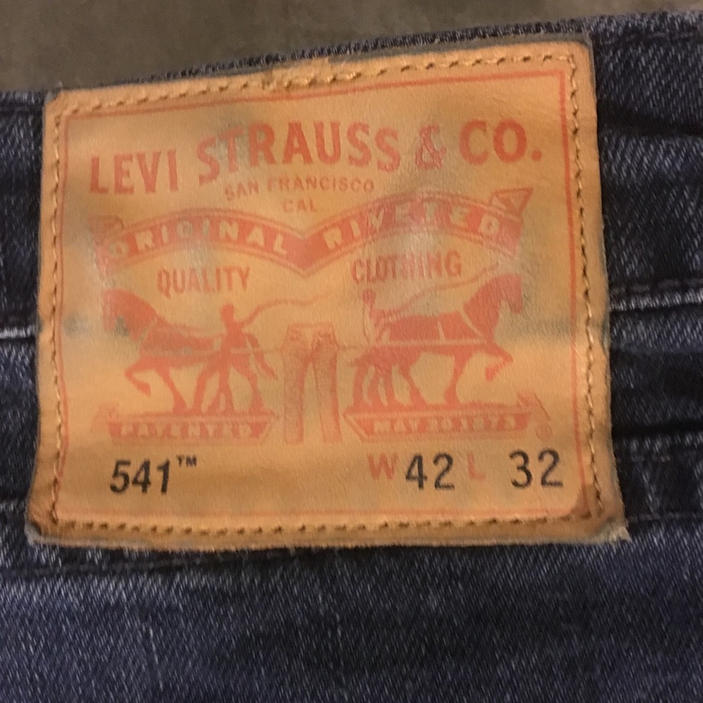 Levi athletic fit 541 42x32