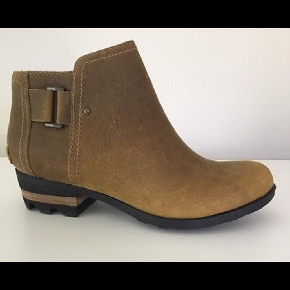 Sorel Women's Waterproof Lolla Ankle Boot Size 6