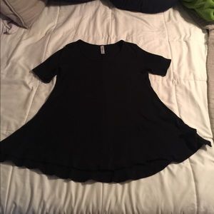 BLACK Lularoe Perfect tee!