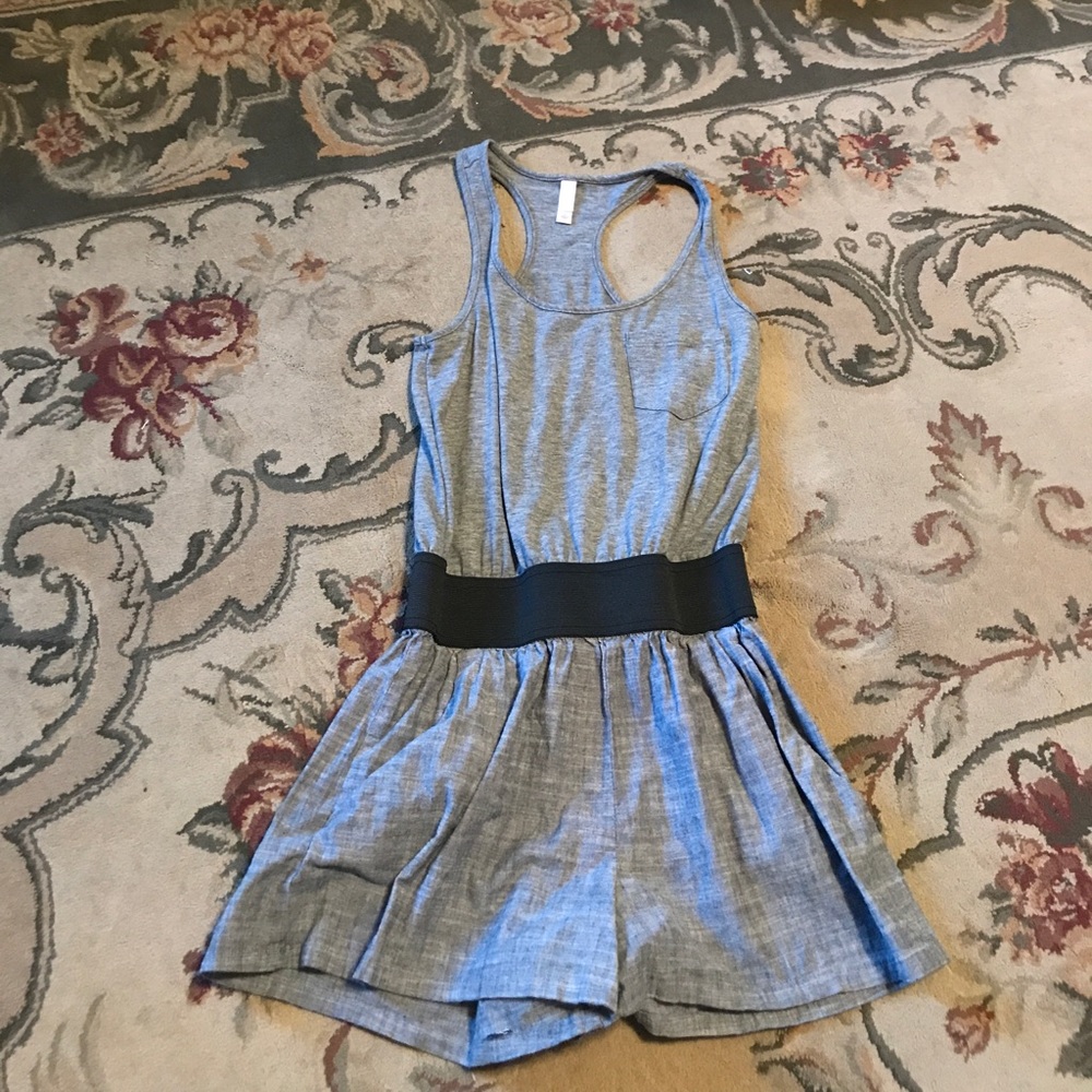 Sleeveless gray and black romper