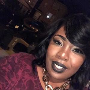 Meet your Posher, Denisha