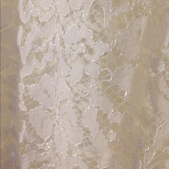 White Lace Sleeveless Top - Picture 2 of 3