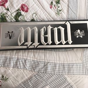 ✨KVD Limited edition pallette