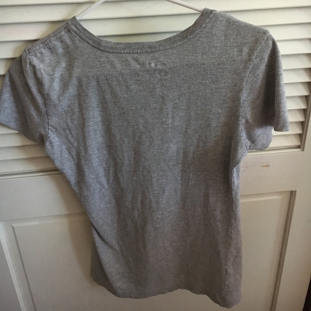 Nike Athletic T-Shirt - Picture 2 of 2