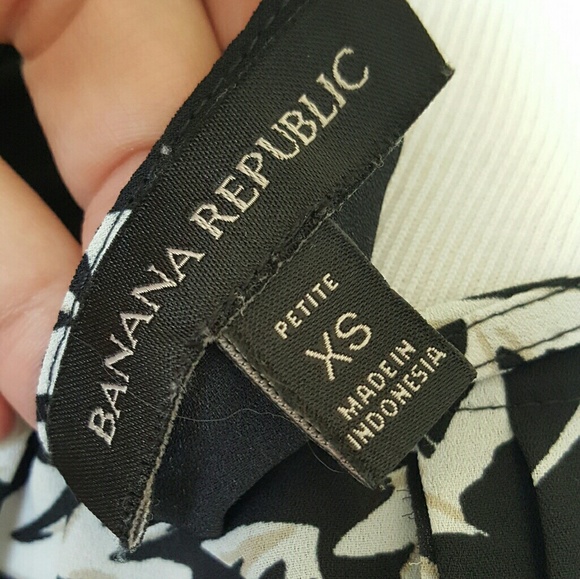 Banana Republic Accordion Sleeve Top XS Petite - Picture 3 of 8