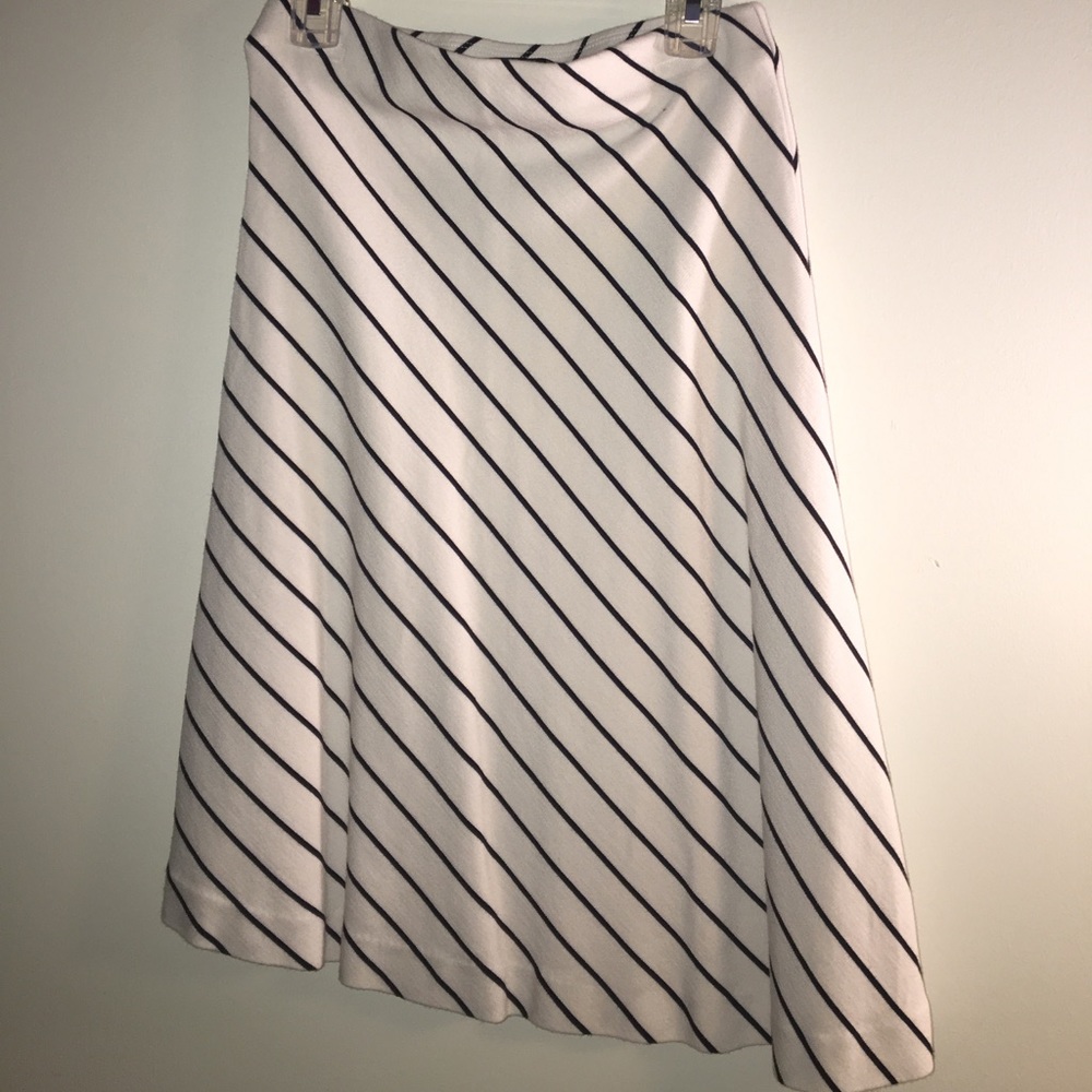 Ann Taylor slight A line skirt