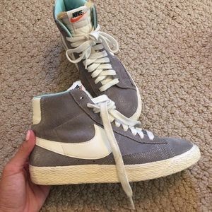 Nike blazers grey