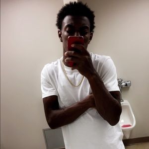 Meet your Posher, Emmanuel