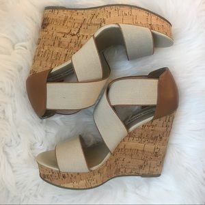 Steve Madden nude wedges