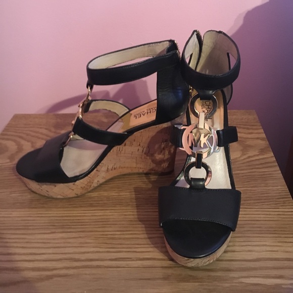Micheal Kors Wedges - Picture 2 of 5