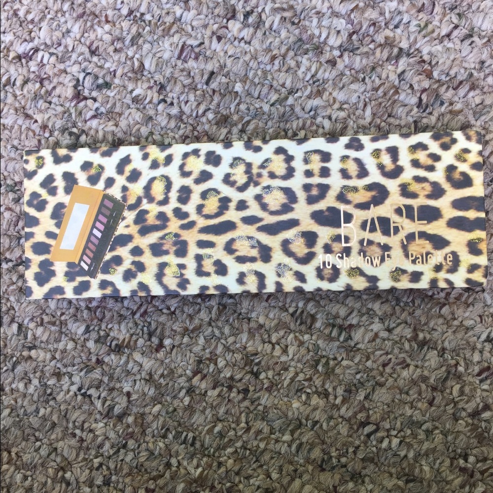 Eyeshadow palette - nude tones