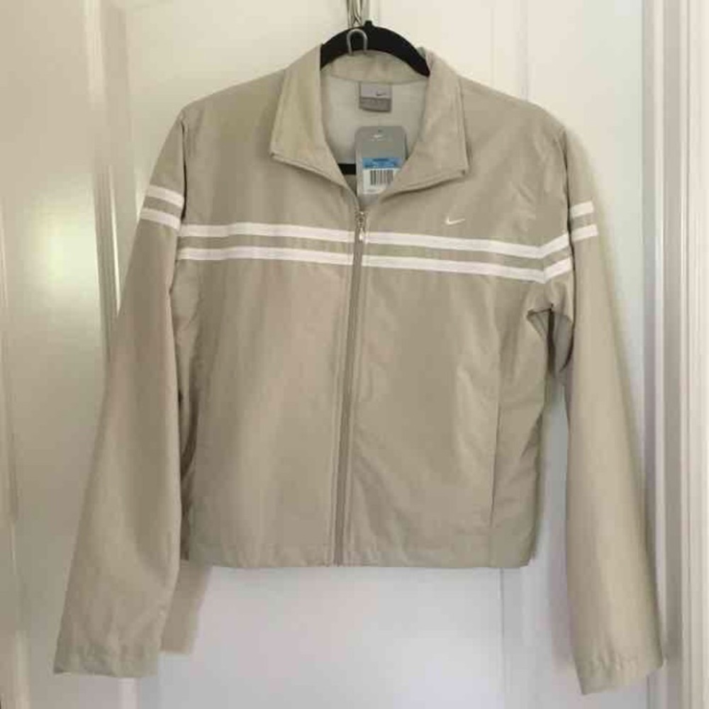 NWT Nike lightweight jacket Medium