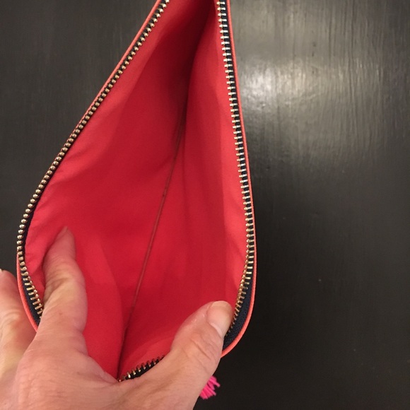 Super cute pom pom orange clutch - Picture 3 of 3