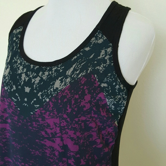 CAbi Yoga Tank Size S - Picture 8 of 8