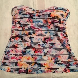 Kenneth Cole colorful/abstract bathing suit top!