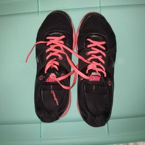 Nike lunarlon running sneakers