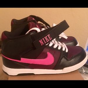 I'm selling NIKE Morgan mid 2 jr na