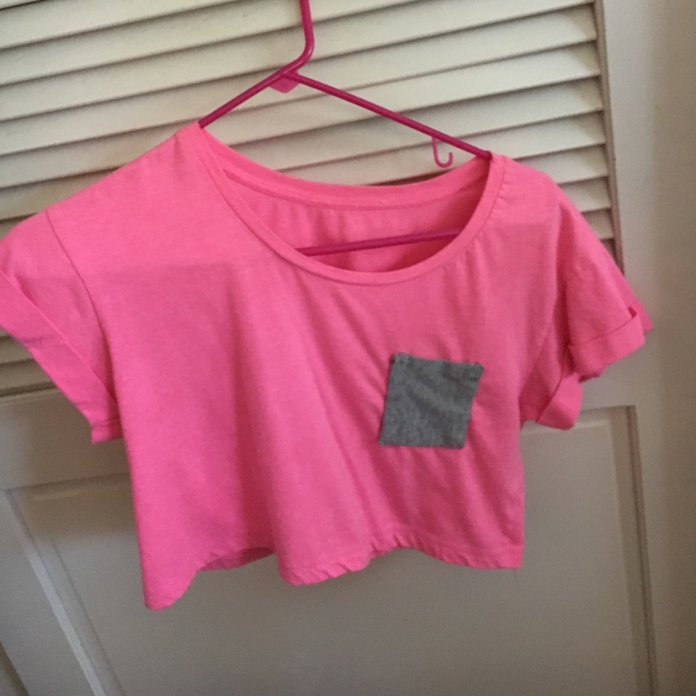 Cropped tee