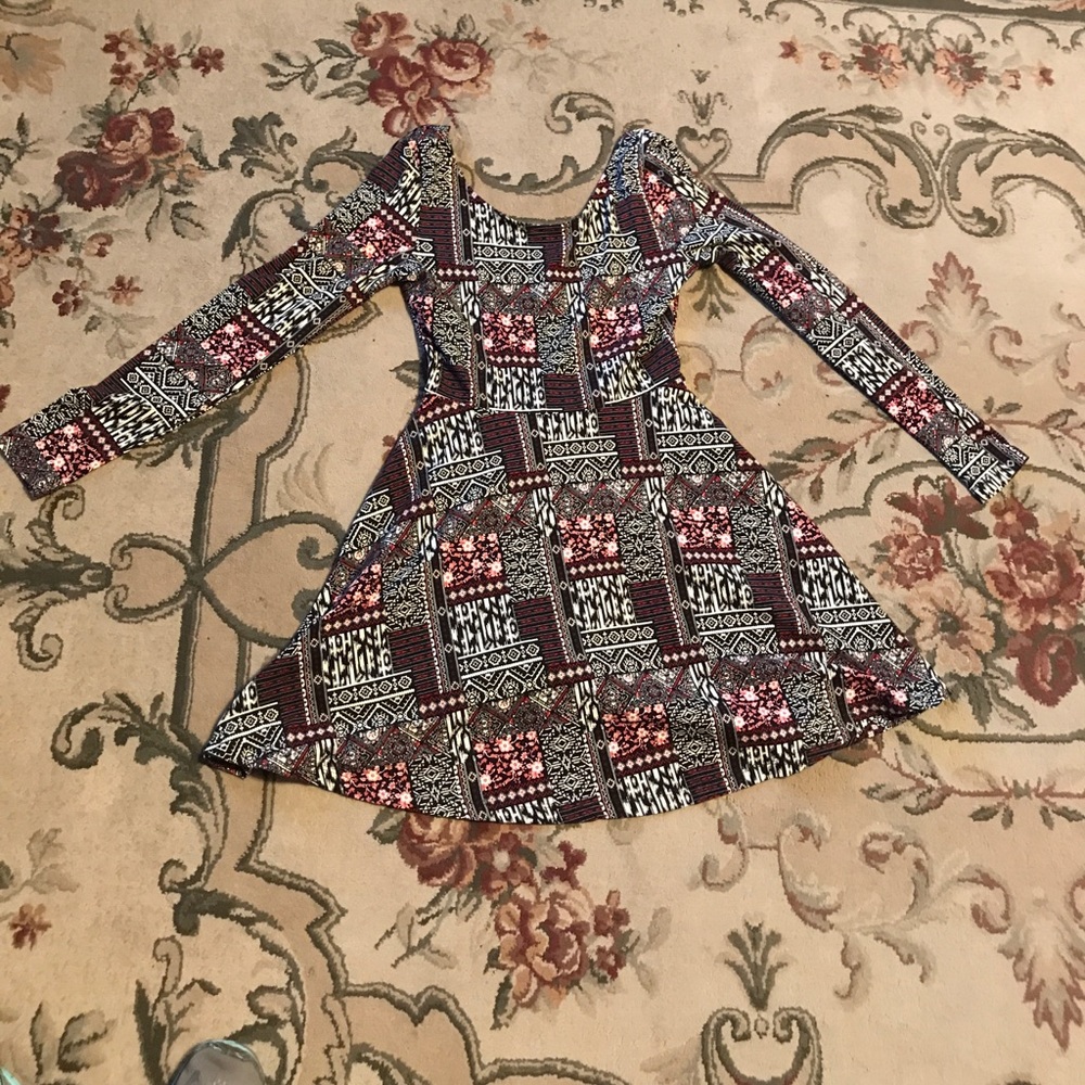 Long sleeve fitted skater girl dress