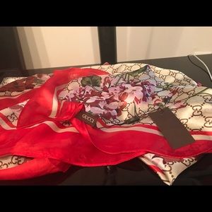 Gucci scarf