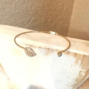 🎀Express Delicate Gold Diamond Leaf Cuff Bracelet
