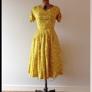 1950s Silky Vintage Golden Pansies Dress