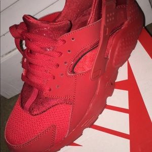 all red hurraches