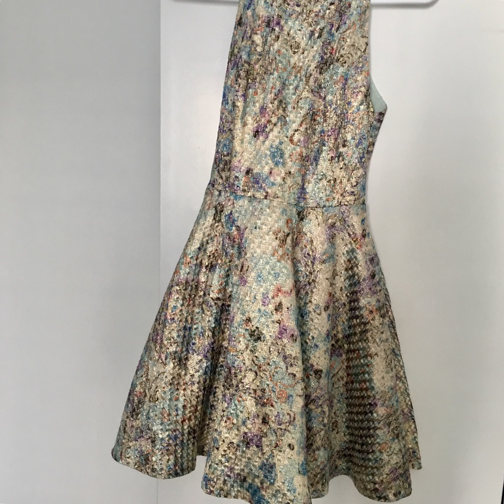 Dress - Picture 4 of 4