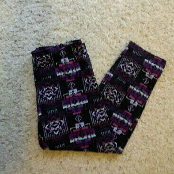 NWOT Empyre Cropped Leggings - Picture 3 of 5