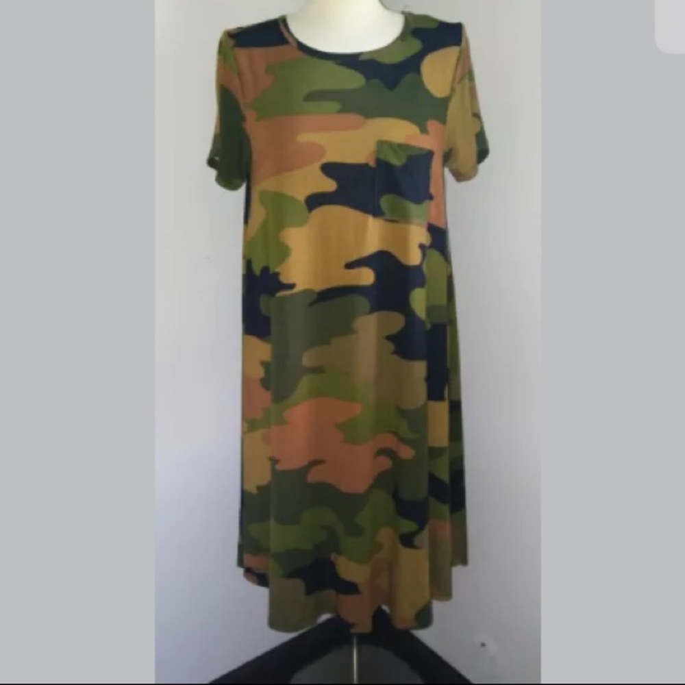 ISO Lularoe camo Carly size m or s
