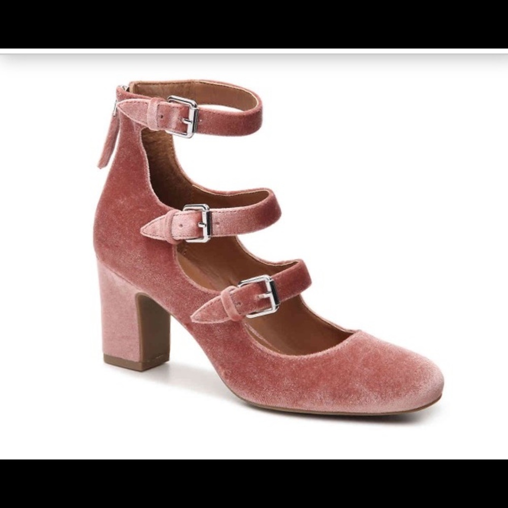 Pink velvet 👠 shoes