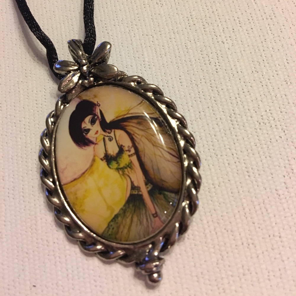 Fairy cameo pendant choker New in package