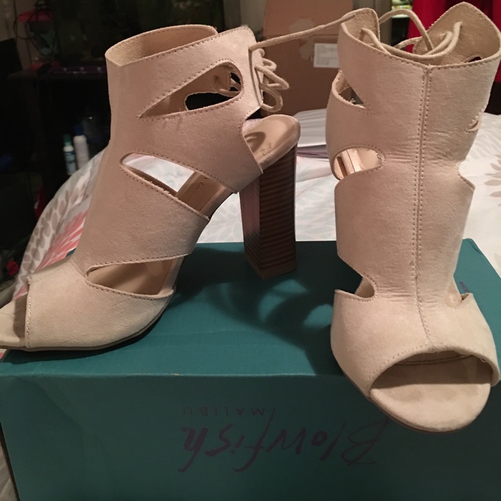 Swayed heels