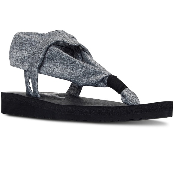 Skechers Shoes - Brand new box, very comfy skechers sandals