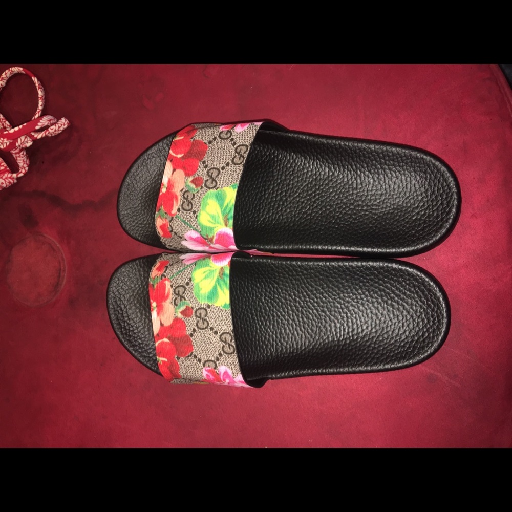 Gucci bloom slides